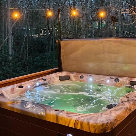 Lazy Bear-Hottub, Pet Friendly, Private Home Just 15 Minutes To Asheville.. Fairview Esterno foto