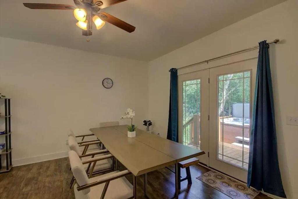 Lazy Bear-Hottub, Pet Friendly, Private Home Just 15 Minutes To Asheville.. Fairview Esterno foto