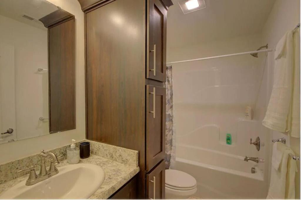 Lazy Bear-Hottub, Pet Friendly, Private Home Just 15 Minutes To Asheville.. Fairview Esterno foto