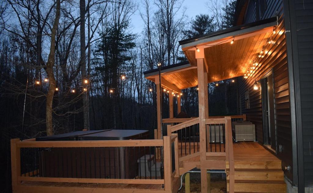 Lazy Bear-Hottub, Pet Friendly, Private Home Just 15 Minutes To Asheville.. Fairview Esterno foto